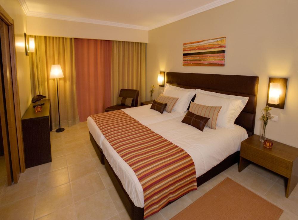 Alfagar Aparthotel 4*